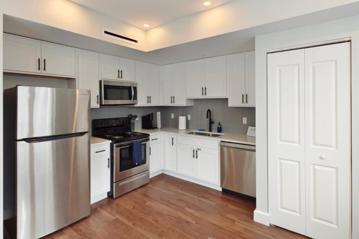 Fun Cozy Apts - 1 25 Mile Walk To Tiaa Bnk Fld Jacksonville Extérieur photo