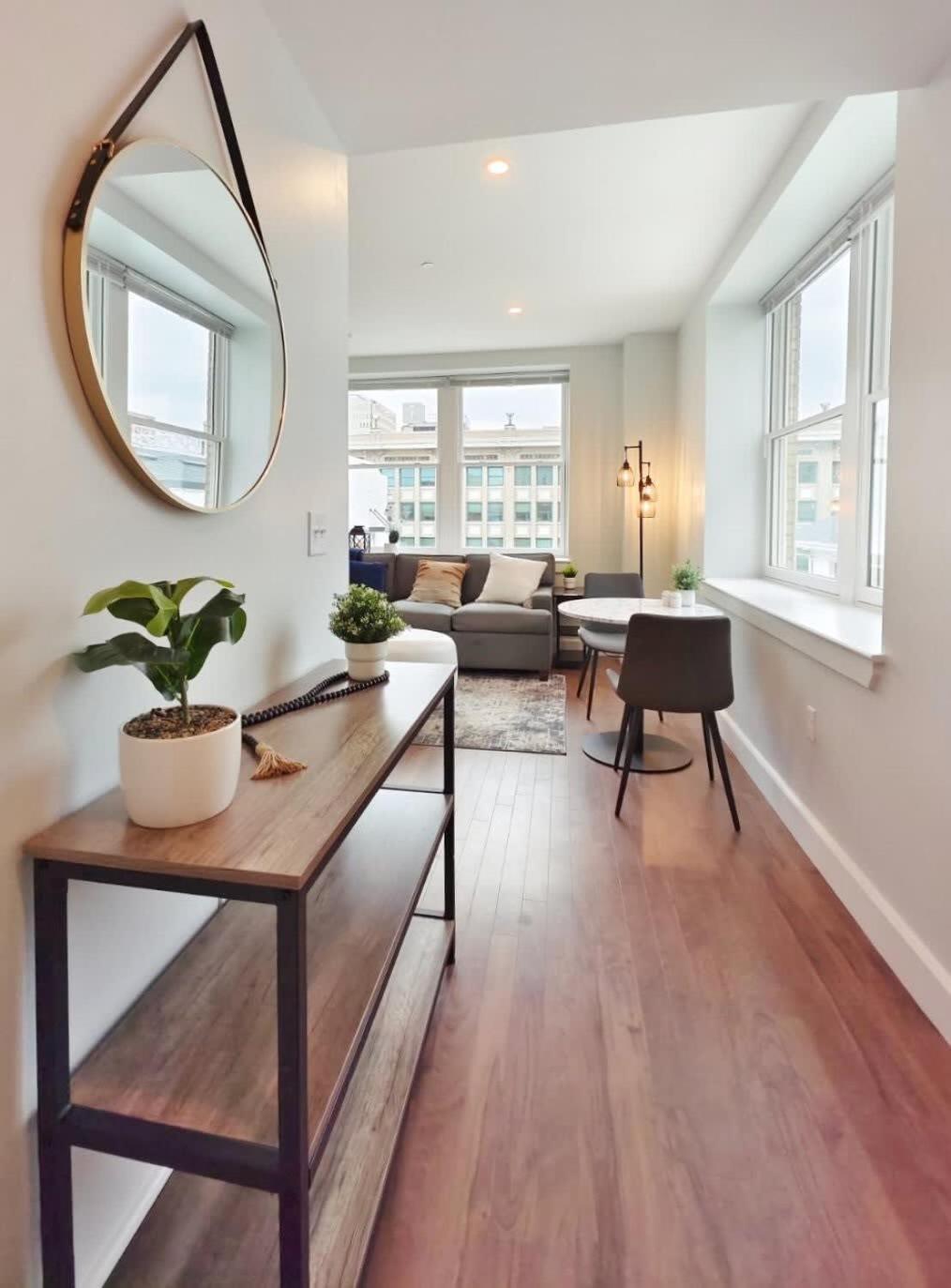 Fun Cozy Apts - 1 25 Mile Walk To Tiaa Bnk Fld Jacksonville Extérieur photo